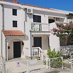 Alexander Apartments